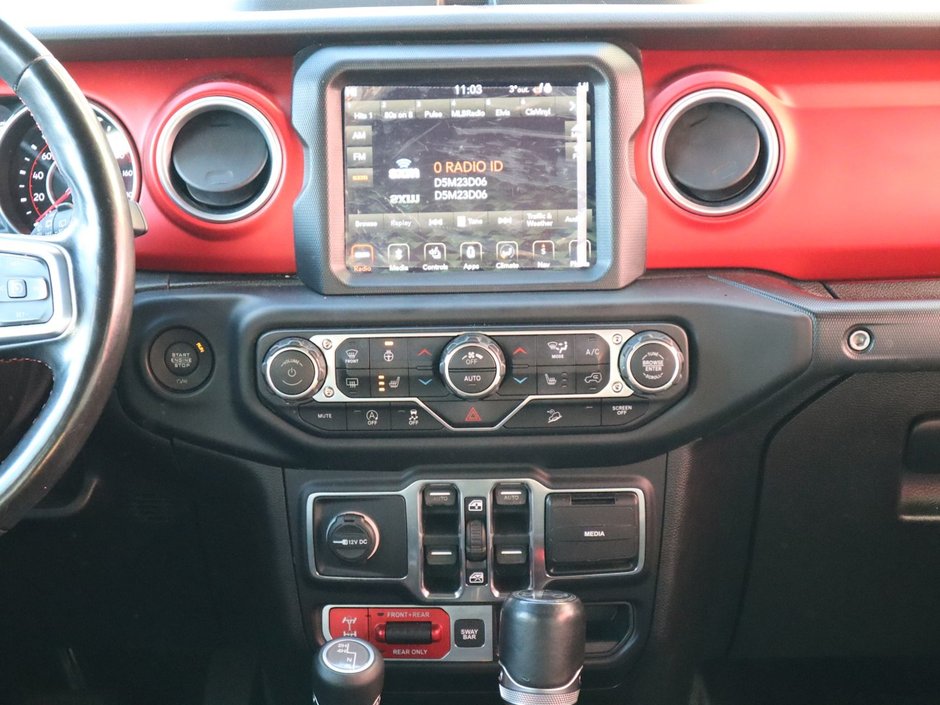 2018 Jeep Wrangler Unlimited UNLIMITED RUBICON IN FIRECRACKER RED EQUIPPED WITH A 3.6L V6 , 4X4 , 8SPD AUTO , 17INCH RIMS , 8.4INCH W/NAV , ALPINE AUDIO , LE-22