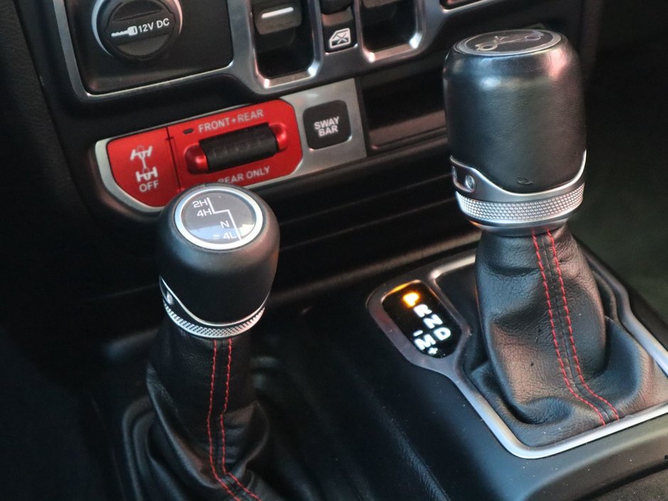 2018 Jeep Wrangler Unlimited UNLIMITED RUBICON IN FIRECRACKER RED EQUIPPED WITH A 3.6L V6 , 4X4 , 8SPD AUTO , 17INCH RIMS , 8.4INCH W/NAV , ALPINE AUDIO , LE-23