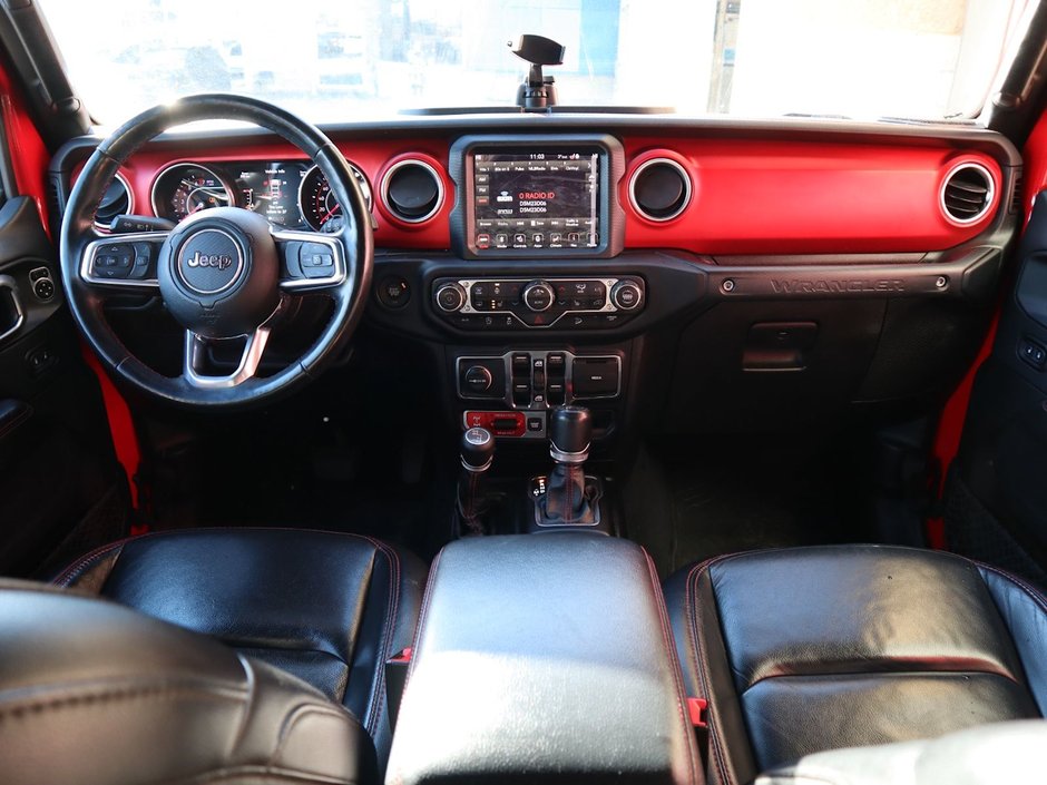 2018 Jeep Wrangler Unlimited UNLIMITED RUBICON IN FIRECRACKER RED EQUIPPED WITH A 3.6L V6 , 4X4 , 8SPD AUTO , 17INCH RIMS , 8.4INCH W/NAV , ALPINE AUDIO , LE-21