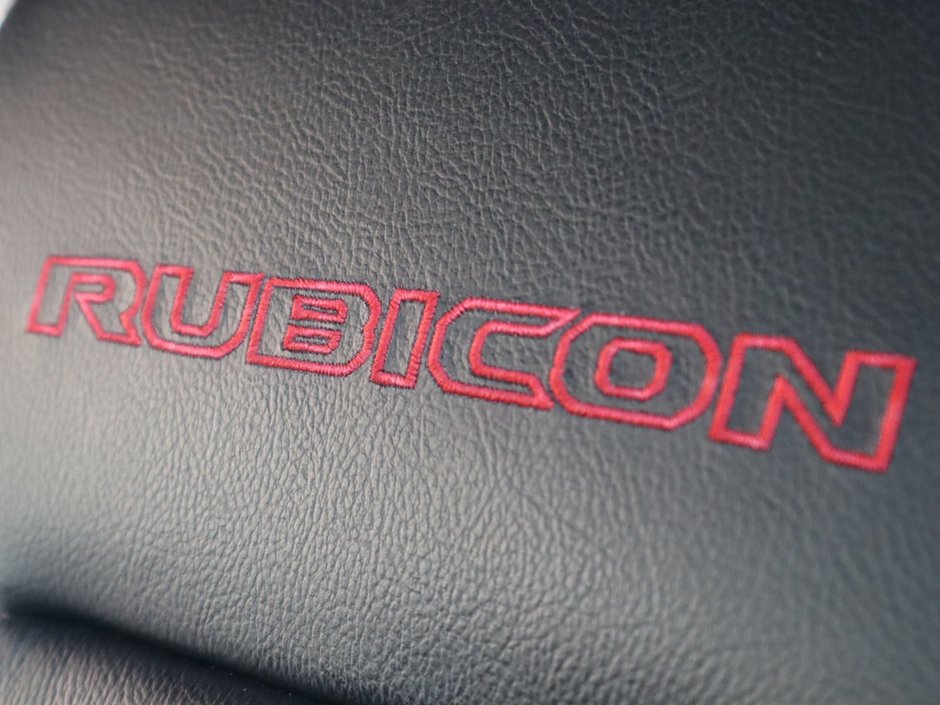 2018 Jeep Wrangler Unlimited UNLIMITED RUBICON IN FIRECRACKER RED EQUIPPED WITH A 3.6L V6 , 4X4 , 8SPD AUTO , 17INCH RIMS , 8.4INCH W/NAV , ALPINE AUDIO , LE-16