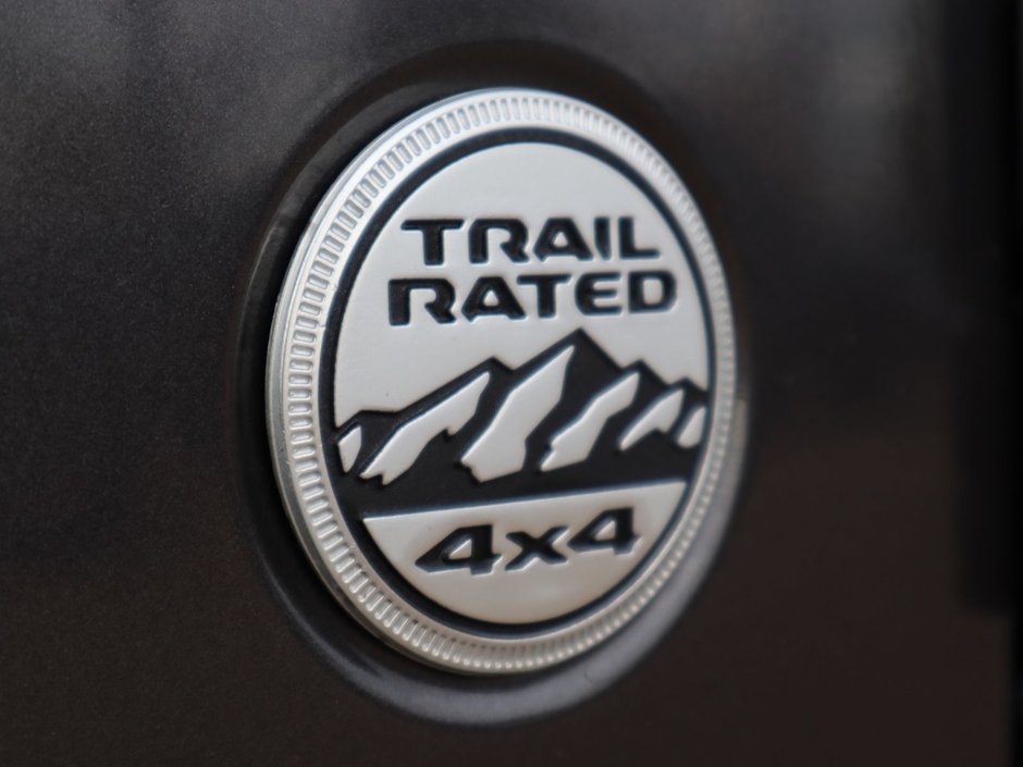 2019 Jeep Wrangler Unlimited SPORT IN GRANITE METALLIC EQUIPPED WITH A 2.0L TURBO I4 W/ETORQUE , 4X4 , 8SPD AUTO , 17INCH RIMS , ANTI SLIP DIFF REAR , COLD W-10