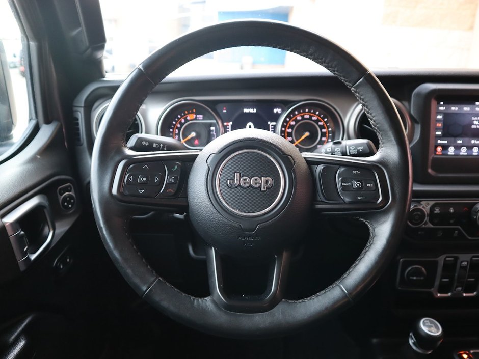 2019 Jeep Wrangler Unlimited SPORT IN GRANITE METALLIC EQUIPPED WITH A 2.0L TURBO I4 W/ETORQUE , 4X4 , 8SPD AUTO , 17INCH RIMS , ANTI SLIP DIFF REAR , COLD W-23