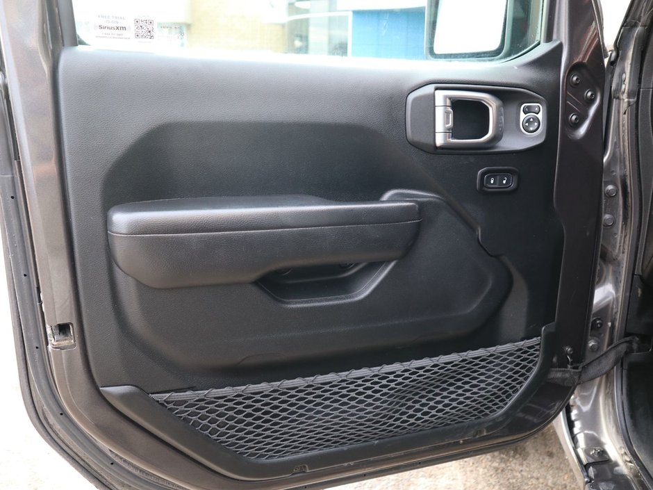 2019 Jeep Wrangler Unlimited SPORT IN GRANITE METALLIC EQUIPPED WITH A 2.0L TURBO I4 W/ETORQUE , 4X4 , 8SPD AUTO , 17INCH RIMS , ANTI SLIP DIFF REAR , COLD W-13