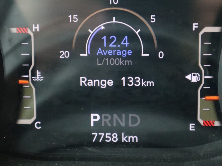 2021 Jeep Wrangler UNLIMITED SAHARA IN BRIGHT WHITE EQUIPPED WITH A 2.0L TURBO I4 , 4X4 , 8SPD TF AUTO , 4X4 , 18INCH RIMS , REMOTE START , NAV & S-26