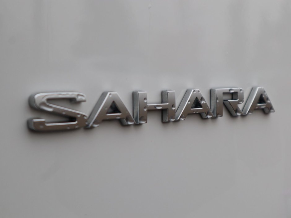 2021 Jeep Wrangler UNLIMITED SAHARA IN BRIGHT WHITE EQUIPPED WITH A 2.0L TURBO I4 , 4X4 , 8SPD TF AUTO , 4X4 , 18INCH RIMS , REMOTE START , NAV & S-11