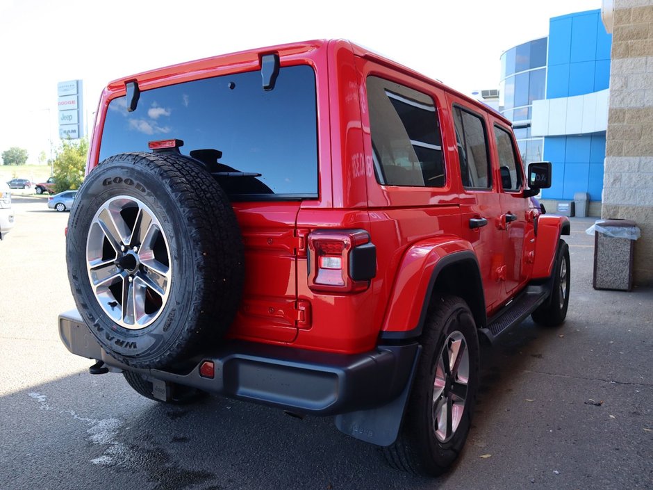 2023 Jeep Wrangler SAHARA IN FIRECRACKER RED EQUIPPED WITH A 3.6L V6 W/ETORQUE , 4X4 , 8SPD TF AUTO , HARDTOP , SIDE STEPS , LSD , LED LIGHTING , T-10
