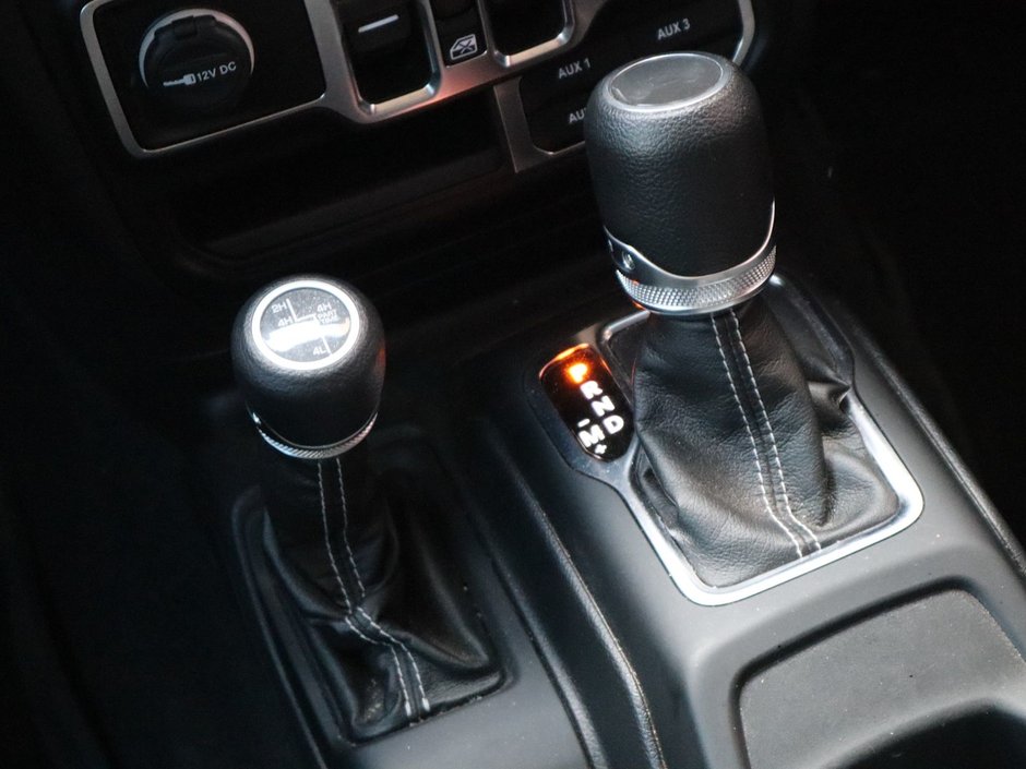 2023 Jeep Wrangler SAHARA IN FIRECRACKER RED EQUIPPED WITH A 3.6L V6 W/ETORQUE , 4X4 , 8SPD TF AUTO , HARDTOP , SIDE STEPS , LSD , LED LIGHTING , T-24