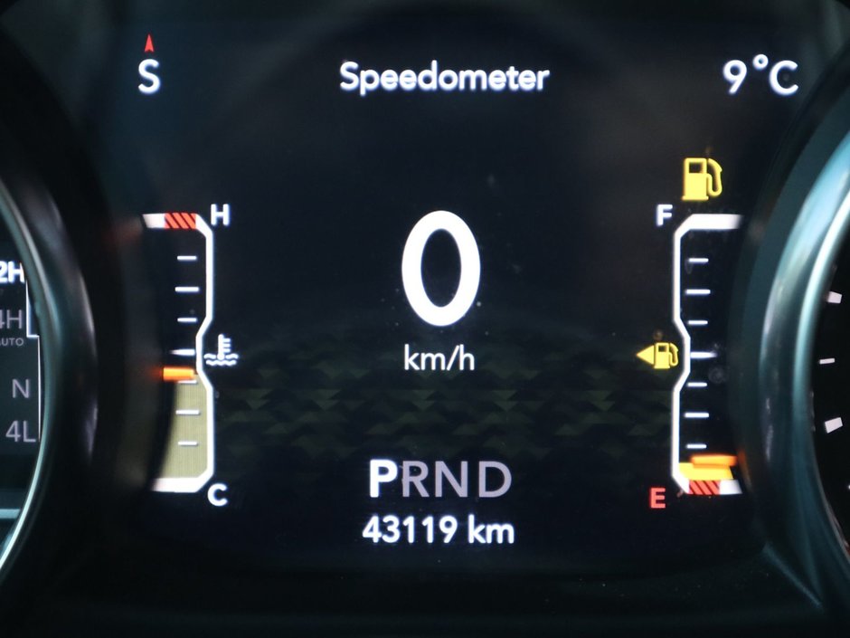 2023 Jeep Wrangler SAHARA IN FIRECRACKER RED EQUIPPED WITH A 3.6L V6 W/ETORQUE , 4X4 , 8SPD TF AUTO , HARDTOP , SIDE STEPS , LSD , LED LIGHTING , T-27