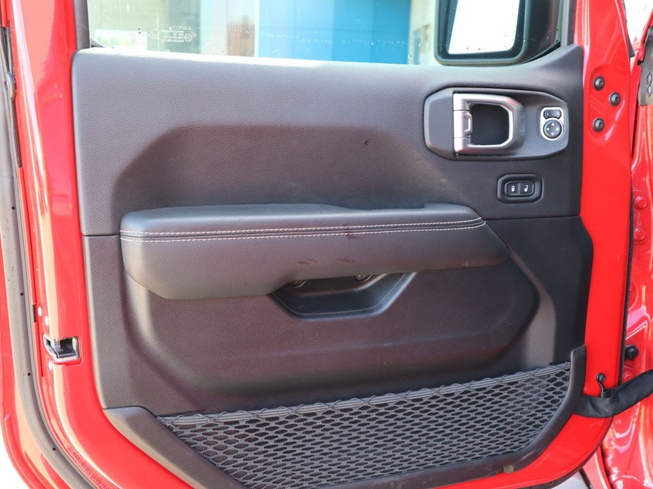 2023 Jeep Wrangler SAHARA IN FIRECRACKER RED EQUIPPED WITH A 3.6L V6 W/ETORQUE , 4X4 , 8SPD TF AUTO , HARDTOP , SIDE STEPS , LSD , LED LIGHTING , T-16