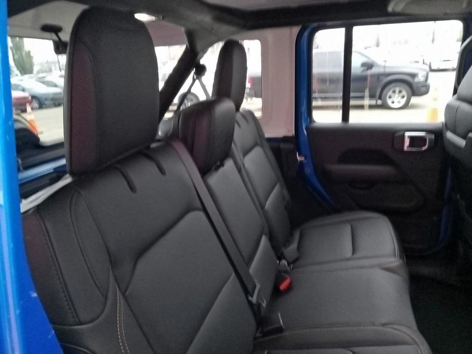 2024 Jeep Wrangler SAHARA, 2L I-4 TURBO, 12.3 UCONNECT 5, REMOTE START, ADAPTIVE CRUISE, FRNT HTD SEATS & STEERING WHEEL-24