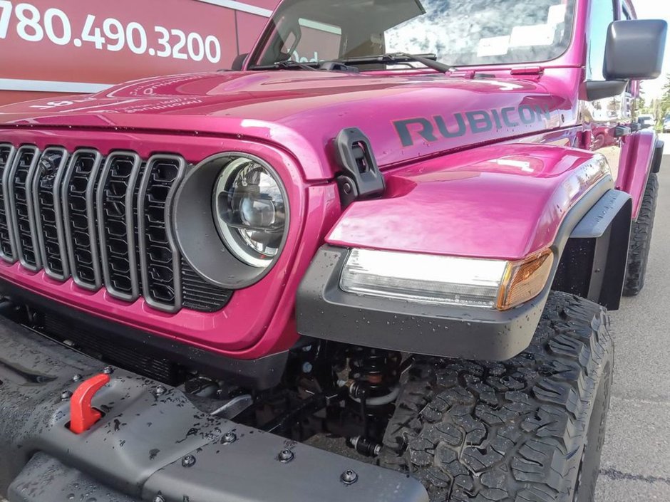 2024 Jeep Wrangler RUBICON X IN TUSCADERO PEARL EQUIPPED WITH A 3.6L V6 , 4X4 , 8SPD TF AUTO , TRAILER TOW/HD ELECTRICAL , RECON PCKG , 12.3INCH TO-7