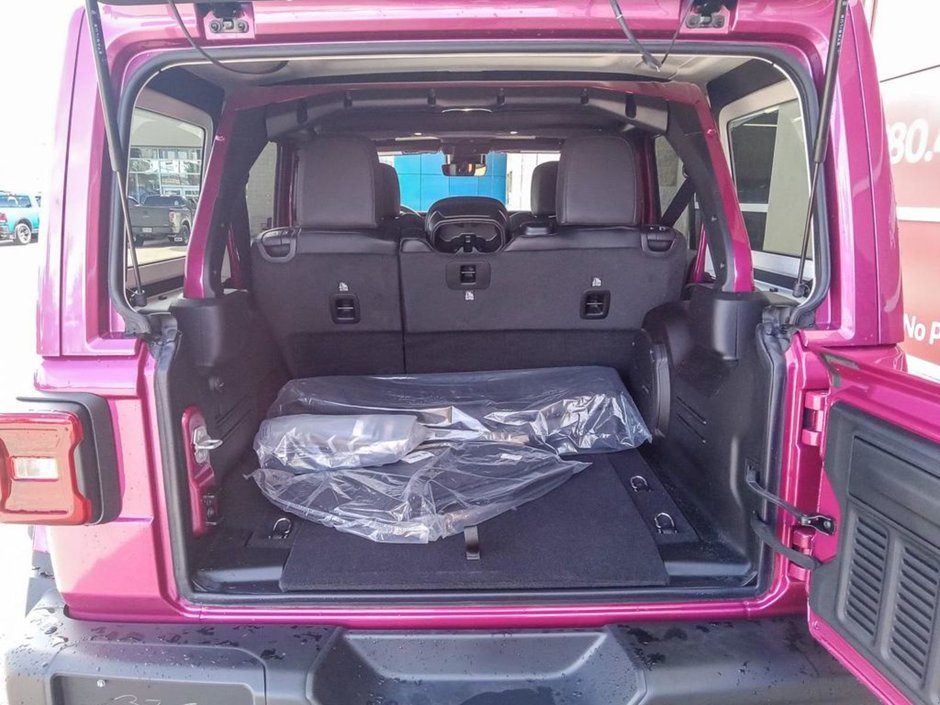 2024 Jeep Wrangler RUBICON X IN TUSCADERO PEARL EQUIPPED WITH A 3.6L V6 , 4X4 , 8SPD TF AUTO , TRAILER TOW/HD ELECTRICAL , RECON PCKG , 12.3INCH TO-11