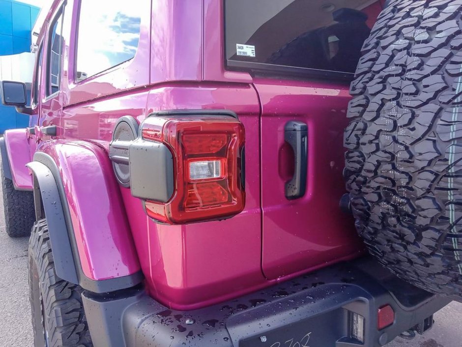 2024 Jeep Wrangler RUBICON X IN TUSCADERO PEARL EQUIPPED WITH A 3.6L V6 , 4X4 , 8SPD TF AUTO , TRAILER TOW/HD ELECTRICAL , RECON PCKG , 12.3INCH TO-10