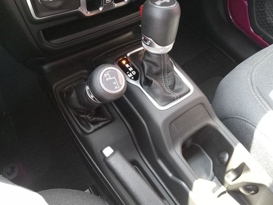 2024 Jeep Wrangler SPORT S IN TUSCADERO PEARL EQUIPPED WITH A 3.6L V6 , 4X4 , 8SPD TF AUTO , 17INCH RIMS , SAFETY GROUP , TECH GROUP , CONVENIENCE-17