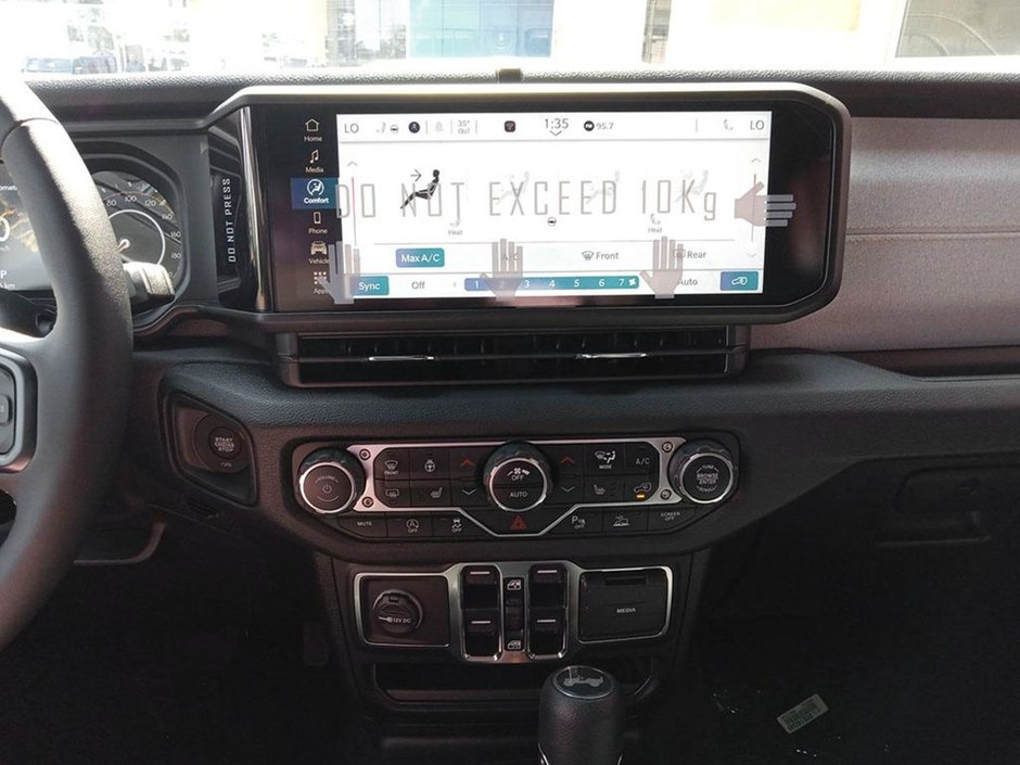 2024 Jeep Wrangler SPORT S IN TUSCADERO PEARL EQUIPPED WITH A 3.6L V6 , 4X4 , 8SPD TF AUTO , 17INCH RIMS , SAFETY GROUP , TECH GROUP , CONVENIENCE-18