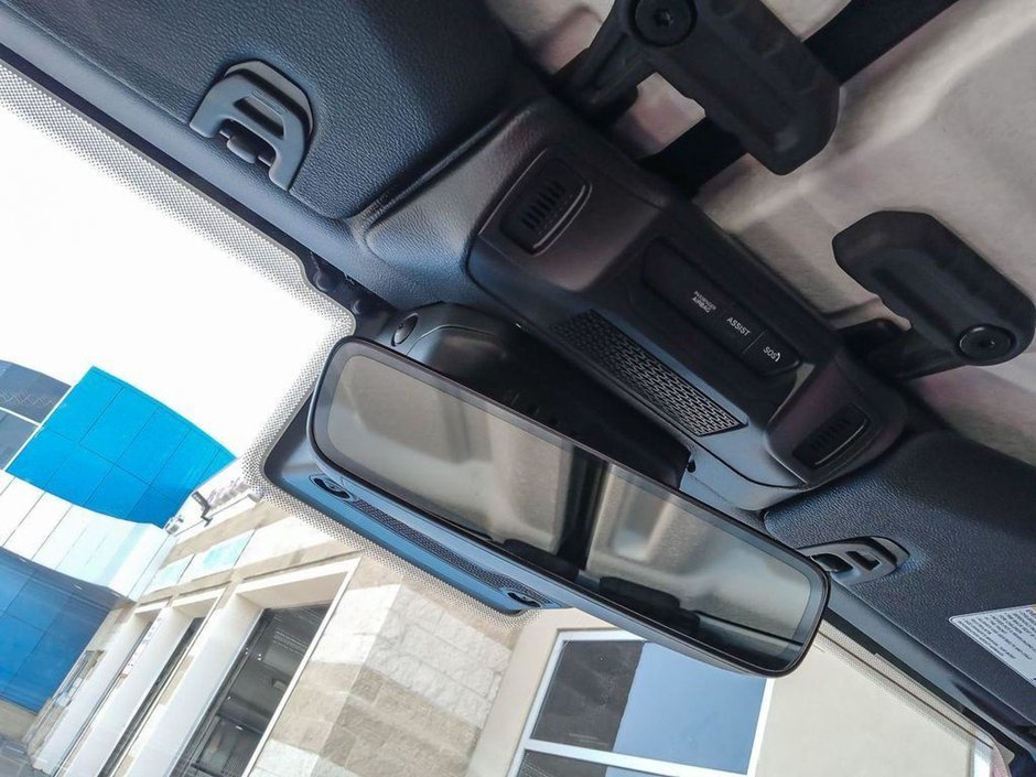 2024 Jeep Wrangler SAHARA IN HYDRO BLUE PEARL EQUIPPED WITH A 3.6L V6 , 4X4 , 8SPD TF AUTO , HARDTOP , SIDE STEPS , SAFETY GROUP , TECH GROUP , NAV-20