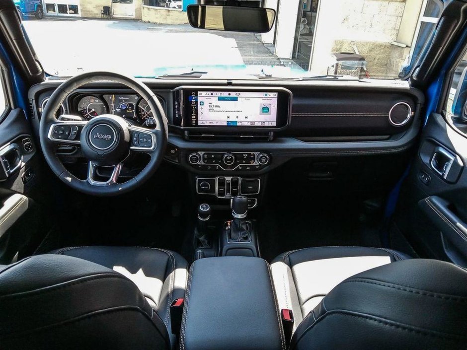 2024 Jeep Wrangler SAHARA IN HYDRO BLUE PEARL EQUIPPED WITH A 3.6L V6 , 4X4 , 8SPD TF AUTO , HARDTOP , SIDE STEPS , SAFETY GROUP , TECH GROUP , NAV-23