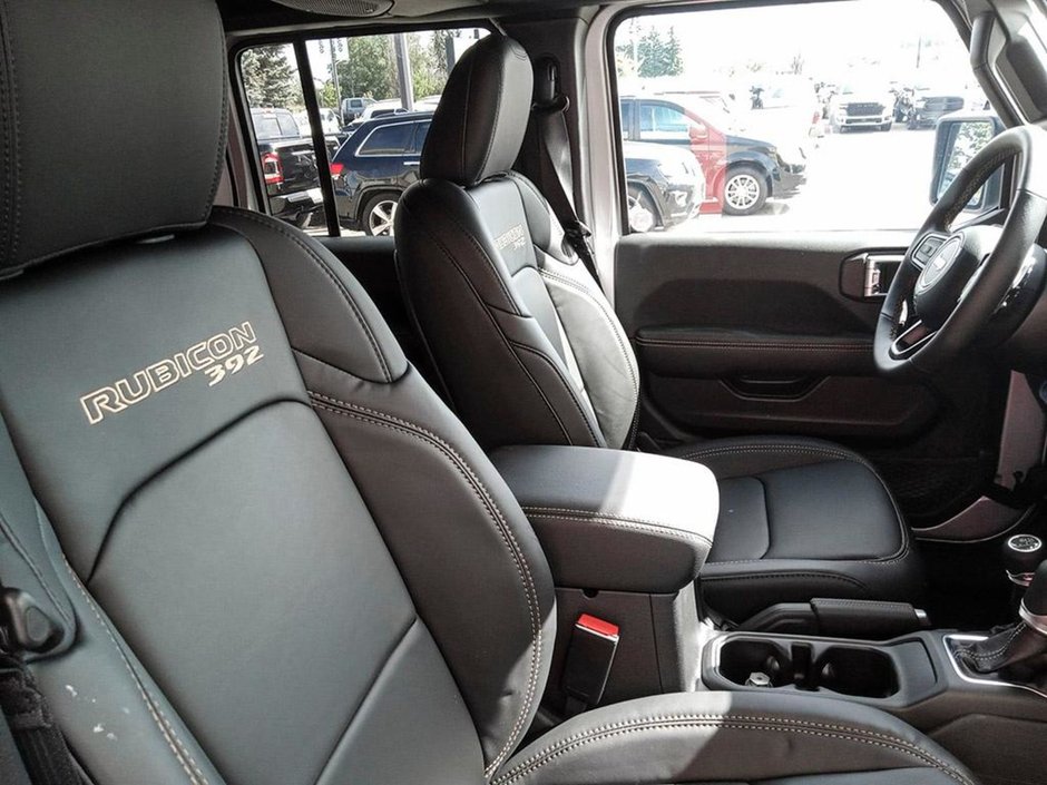 2024 Jeep Wrangler RUBICON 392 FINAL EDITION IN SILVER ZYNITH EQUIPPED WITH A SRT HEMI 6.4L V8 , 4X4 , 8SPD TF AUTO , SKY ONE TOUCH PWR TOP , 392 N-23