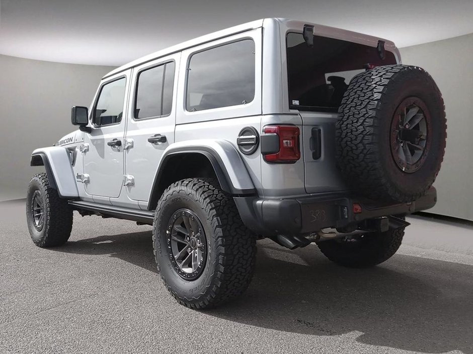 2024 Jeep Wrangler RUBICON 392 FINAL EDITION IN SILVER ZYNITH EQUIPPED WITH A SRT HEMI 6.4L V8 , 4X4 , 8SPD TF AUTO , SKY ONE TOUCH PWR TOP , 392 N-3
