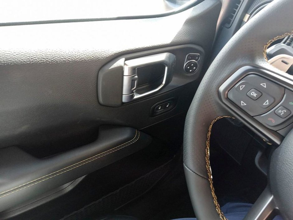 2024 Jeep Wrangler RUBICON 392 FINAL EDITION IN SILVER ZYNITH EQUIPPED WITH A SRT HEMI 6.4L V8 , 4X4 , 8SPD TF AUTO , SKY ONE TOUCH PWR TOP , 392 N-18