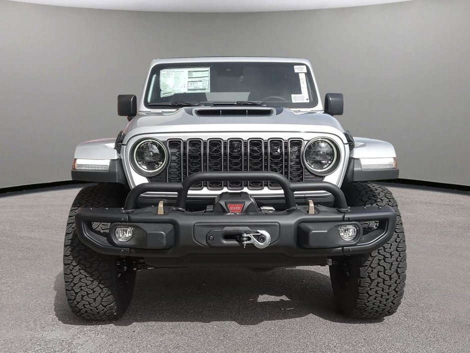 2024 Jeep Wrangler RUBICON 392 FINAL EDITION IN SILVER ZYNITH EQUIPPED WITH A SRT HEMI 6.4L V8 , 4X4 , 8SPD TF AUTO , SKY ONE TOUCH PWR TOP , 392 N-1