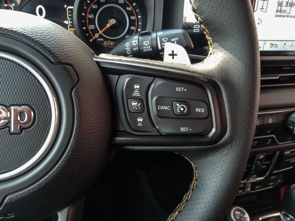 2024 Jeep Wrangler RUBICON 392 FINAL EDITION IN BRIGHT WHITE EQUIPPED WITH A 6.4L SRT V8 , 8SPD TF AUTO , 4X4 , SKY TOP , WINCH , 17INCH BEADLOCK R-15