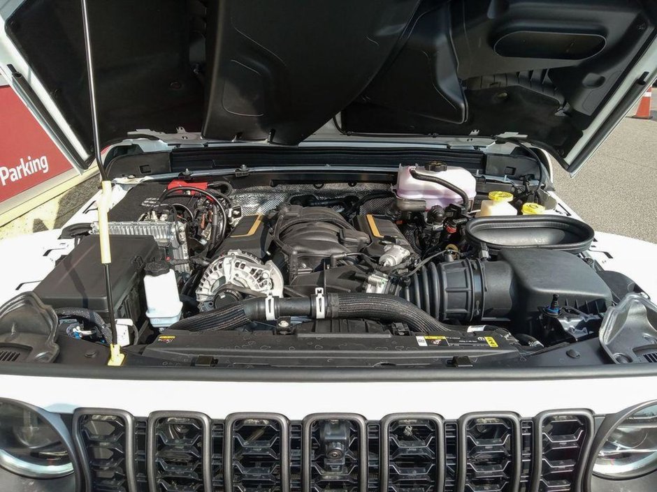 2024 Jeep Wrangler RUBICON 392 FINAL EDITION IN BRIGHT WHITE EQUIPPED WITH A 6.4L SRT V8 , 8SPD TF AUTO , 4X4 , SKY TOP , WINCH , 17INCH BEADLOCK R-9