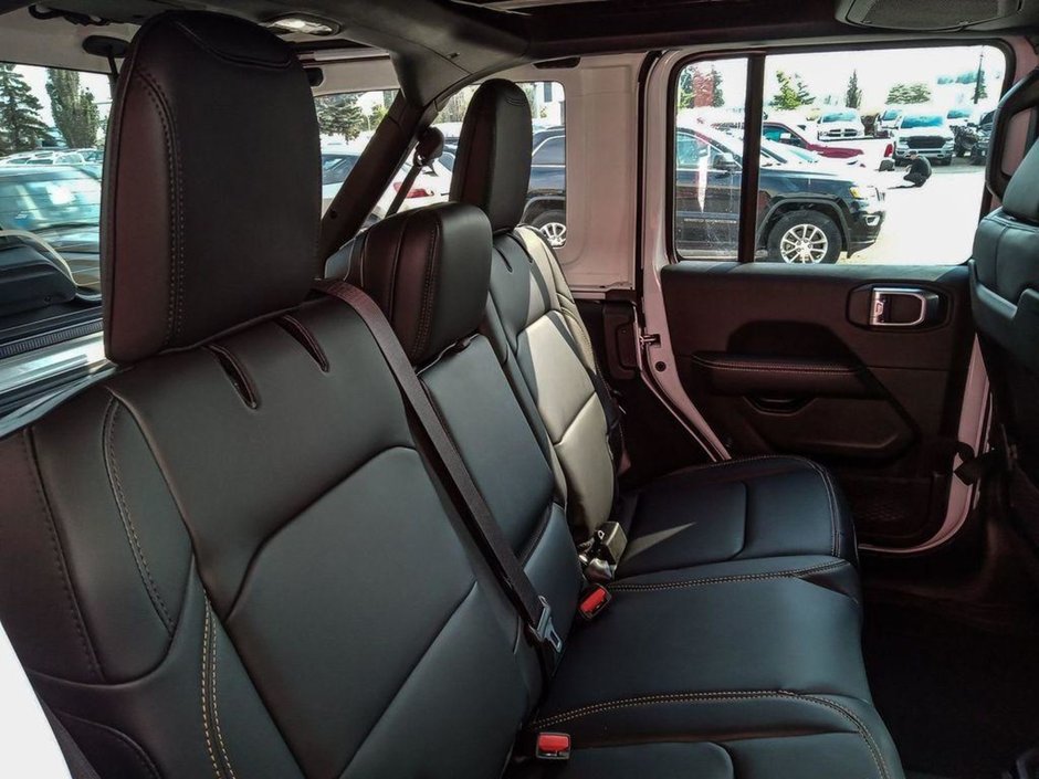 2024 Jeep Wrangler RUBICON 392 FINAL EDITION IN BRIGHT WHITE EQUIPPED WITH A 6.4L SRT V8 , 8SPD TF AUTO , 4X4 , SKY TOP , WINCH , 17INCH BEADLOCK R-22