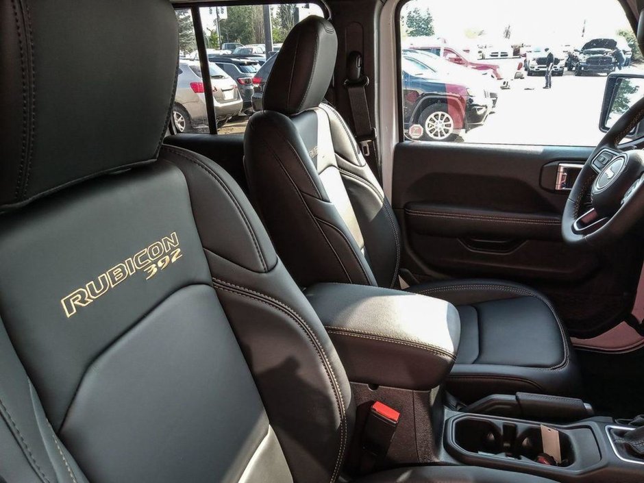 2024 Jeep Wrangler RUBICON 392 FINAL EDITION IN BRIGHT WHITE EQUIPPED WITH A 6.4L SRT V8 , 8SPD TF AUTO , 4X4 , SKY TOP , WINCH , 17INCH BEADLOCK R-21