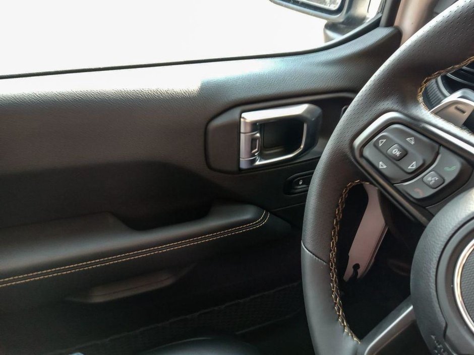 2024 Jeep Wrangler RUBICON 392 FINAL EDITION IN BRIGHT WHITE EQUIPPED WITH A 6.4L SRT V8 , 8SPD TF AUTO , 4X4 , SKY TOP , WINCH , 17INCH BEADLOCK R-16