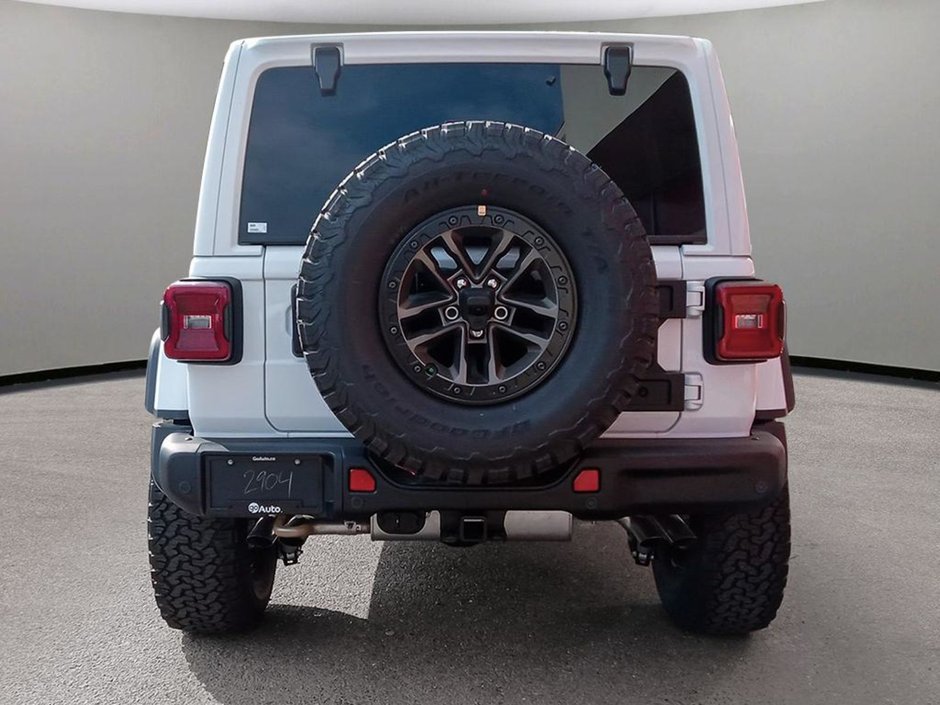 2024 Jeep Wrangler RUBICON 392 FINAL EDITION IN BRIGHT WHITE EQUIPPED WITH A 6.4L SRT V8 , 8SPD TF AUTO , 4X4 , SKY TOP , WINCH , 17INCH BEADLOCK R-4