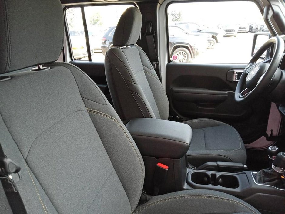 2024 Jeep Wrangler SPORT IN BRIGHT WHITE EQUIPPED WITH A 3.6L V6 , 4X4 , 8SPD TF AUTO , HARDTOP , BACKUP CAM , PUSH START , DUAL ZONE AC , 12.3INCH-21