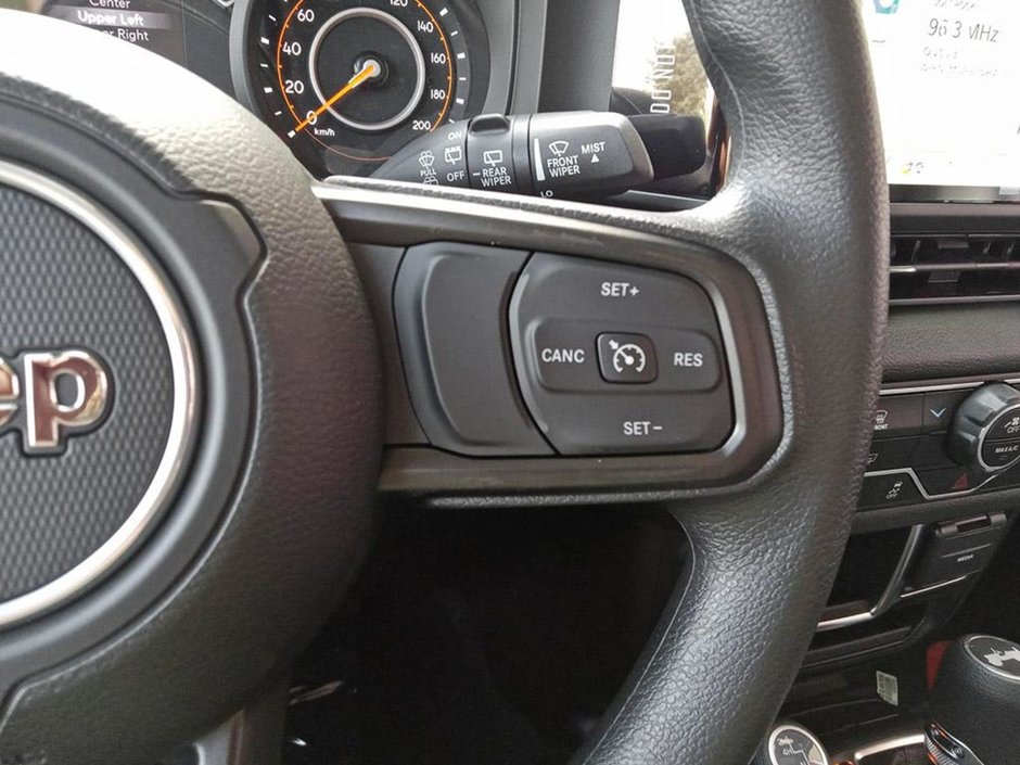 2024 Jeep Wrangler SPORT IN BRIGHT WHITE EQUIPPED WITH A 3.6L V6 , 4X4 , 8SPD TF AUTO , HARDTOP , BACKUP CAM , PUSH START , DUAL ZONE AC , 12.3INCH-15