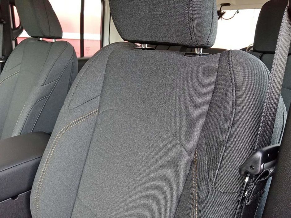 2024 Jeep Wrangler SPORT IN BRIGHT WHITE EQUIPPED WITH A 3.6L V6 , 4X4 , 8SPD TF AUTO , HARDTOP , BACKUP CAM , PUSH START , DUAL ZONE AC , 12.3INCH-19