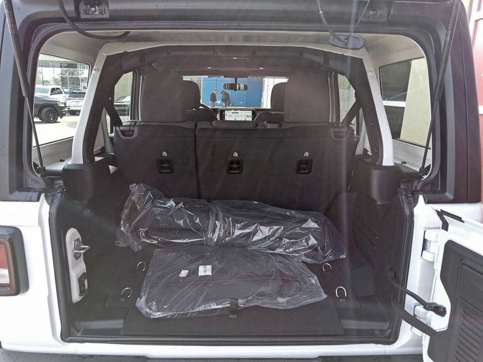 2024 Jeep Wrangler SPORT IN BRIGHT WHITE EQUIPPED WITH A 3.6L V6 , 4X4 , 8SPD TF AUTO , HARDTOP , BACKUP CAM , PUSH START , DUAL ZONE AC , 12.3INCH-11