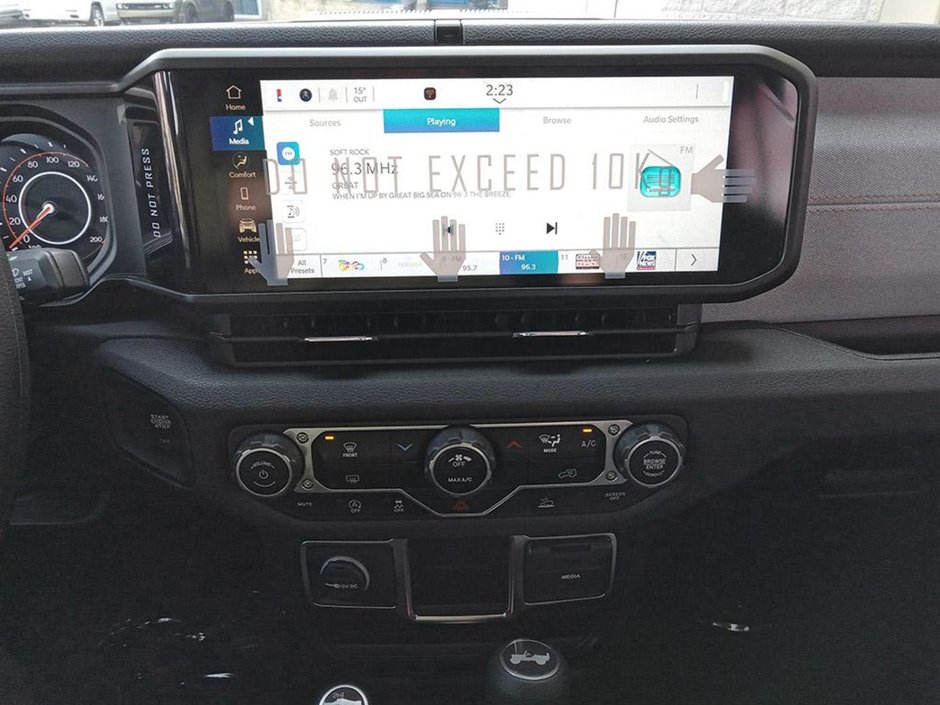 2024 Jeep Wrangler SPORT IN BRIGHT WHITE EQUIPPED WITH A 3.6L V6 , 4X4 , 8SPD TF AUTO , HARDTOP , BACKUP CAM , PUSH START , DUAL ZONE AC , 12.3INCH-18