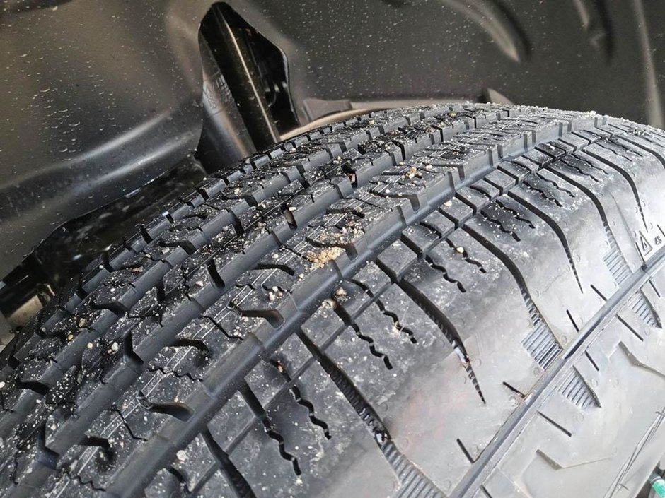 2024 Jeep Wrangler SPORT IN BRIGHT WHITE EQUIPPED WITH A 3.6L V6 , 4X4 , 8SPD TF AUTO , HARDTOP , BACKUP CAM , PUSH START , DUAL ZONE AC , 12.3INCH-6