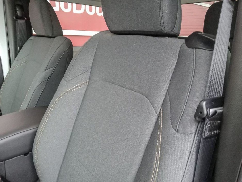 2025 Jeep Wrangler SPORT S IN BRIGHT WHITE EQUIPPED WITH A 2.0L TURBO I4 , 4X4 , 8SPD TF AUTO , HARDTOP , CONVENIENCE GROUP , HEATED SEATS + SW , D-19