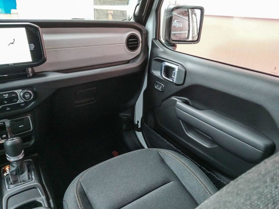 2025 Jeep Wrangler SPORT S IN BRIGHT WHITE EQUIPPED WITH A 2.0L TURBO I4 , 4X4 , 8SPD TF AUTO , HARDTOP , CONVENIENCE GROUP , HEATED SEATS + SW , D-24