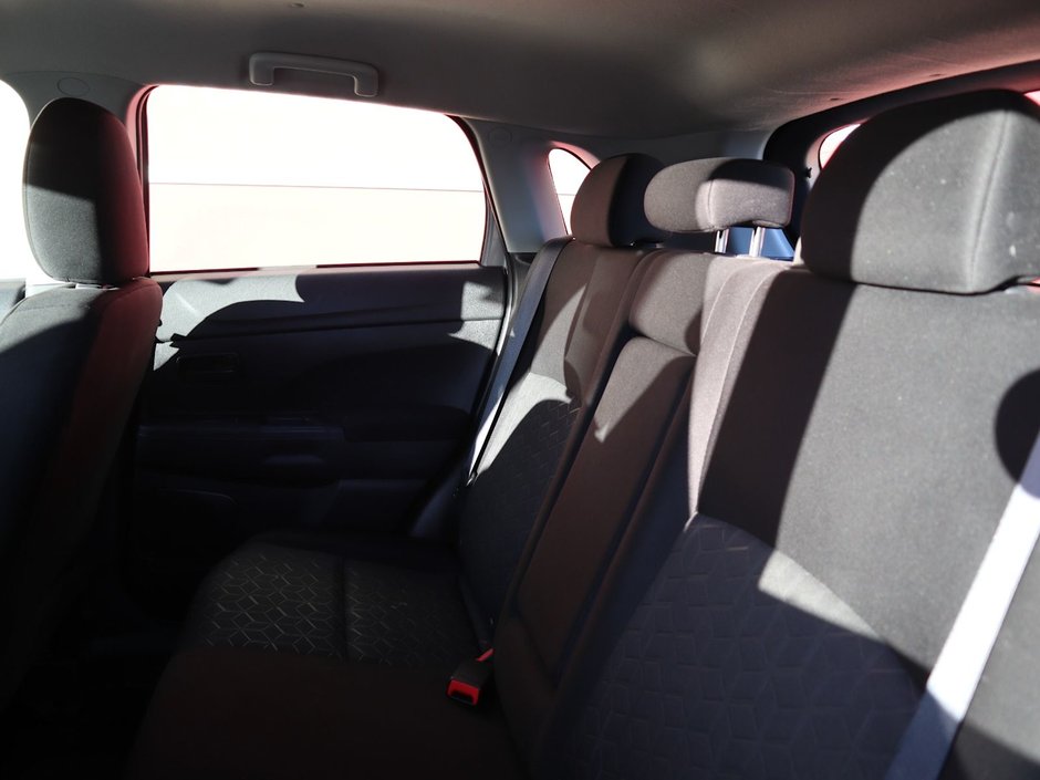 2021 Mitsubishi RVR ES IN SILVER EQUIPPED WITH A 2.0L I4 , 4WD , CVT AUTO , CLOTH HEATED SEATS , BACKUP CAM , AC , CRUISE , 4 SPEAKER AUDIO , TIPTRO-17