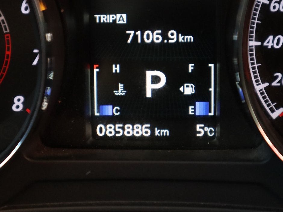 2021 Mitsubishi RVR ES IN SILVER EQUIPPED WITH A 2.0L I4 , 4WD , CVT AUTO , CLOTH HEATED SEATS , BACKUP CAM , AC , CRUISE , 4 SPEAKER AUDIO , TIPTRO-24