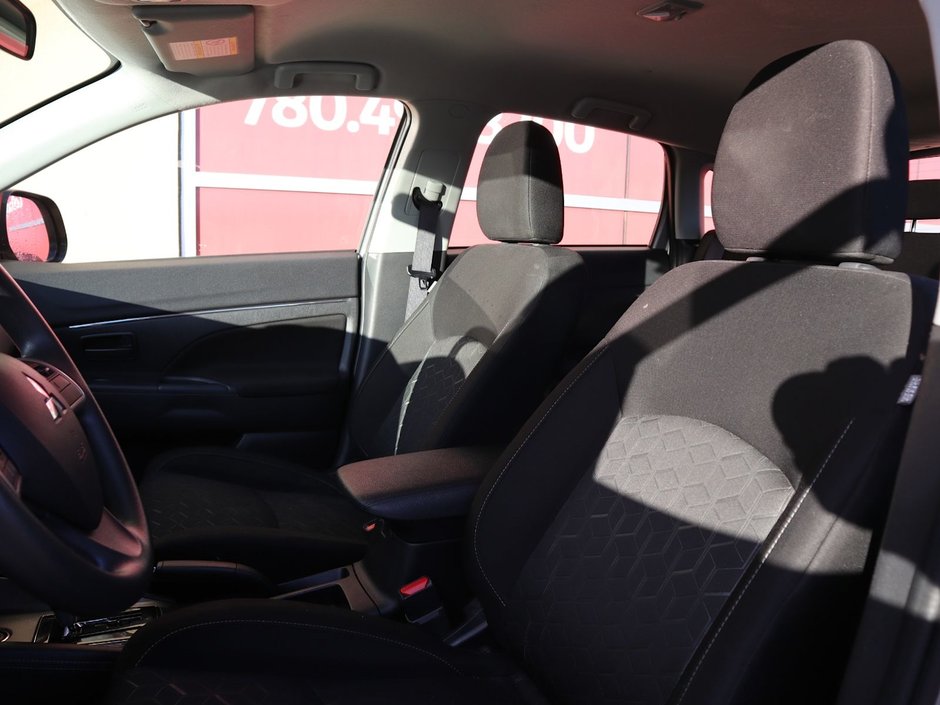 2021 Mitsubishi RVR ES IN SILVER EQUIPPED WITH A 2.0L I4 , 4WD , CVT AUTO , CLOTH HEATED SEATS , BACKUP CAM , AC , CRUISE , 4 SPEAKER AUDIO , TIPTRO-16