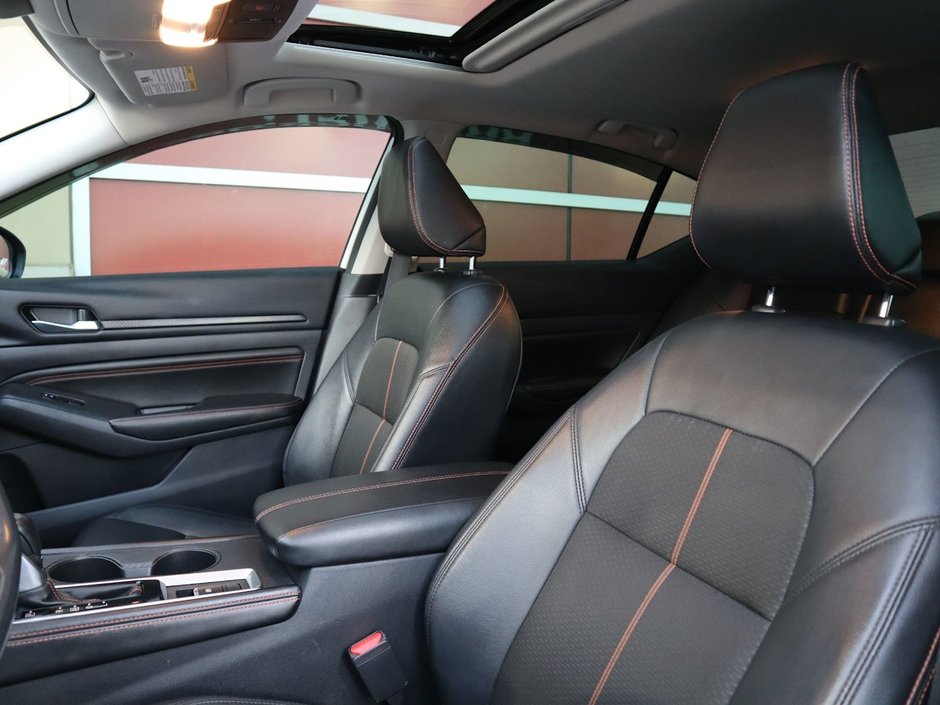 2022 Nissan Altima SR MIDNIGHT EDITION IN WHITE EQUIPPED WITH A 2.5L I4 , AWD , CVT AUTO , BLACK RIMS , PWR SUNROOF , DUAL EXHAUST , LEATHER HEATED-16