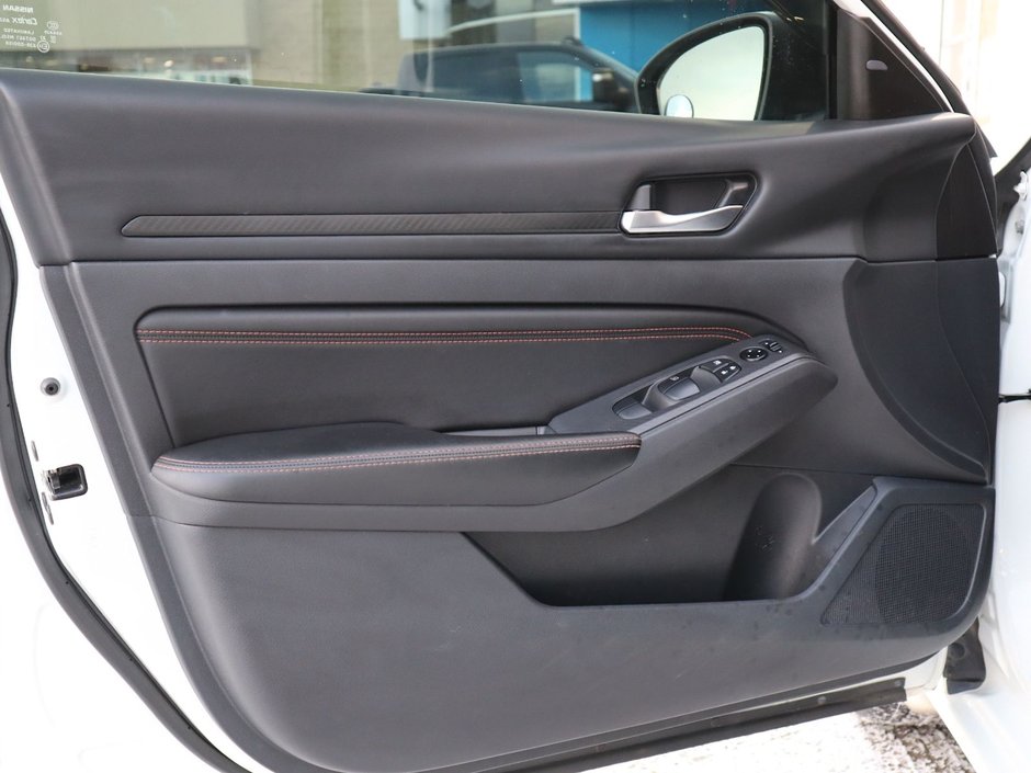 2022 Nissan Altima SR MIDNIGHT EDITION IN WHITE EQUIPPED WITH A 2.5L I4 , AWD , CVT AUTO , BLACK RIMS , PWR SUNROOF , DUAL EXHAUST , LEATHER HEATED-15