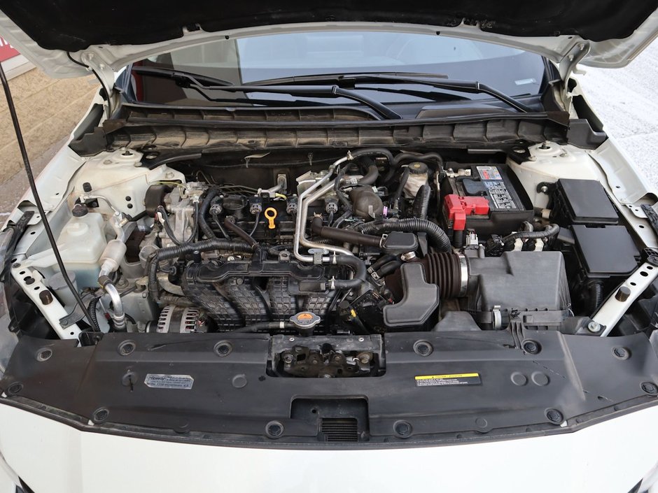 2022 Nissan Altima SR MIDNIGHT EDITION IN WHITE EQUIPPED WITH A 2.5L I4 , AWD , CVT AUTO , BLACK RIMS , PWR SUNROOF , DUAL EXHAUST , LEATHER HEATED-27