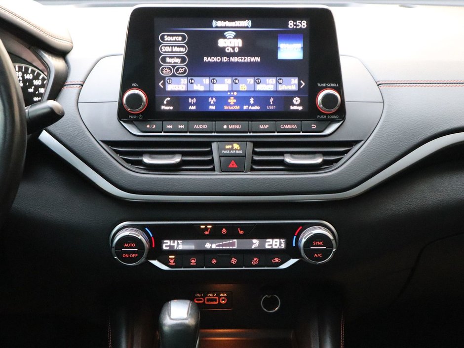 2022 Nissan Altima SR MIDNIGHT EDITION IN WHITE EQUIPPED WITH A 2.5L I4 , AWD , CVT AUTO , BLACK RIMS , PWR SUNROOF , DUAL EXHAUST , LEATHER HEATED-22