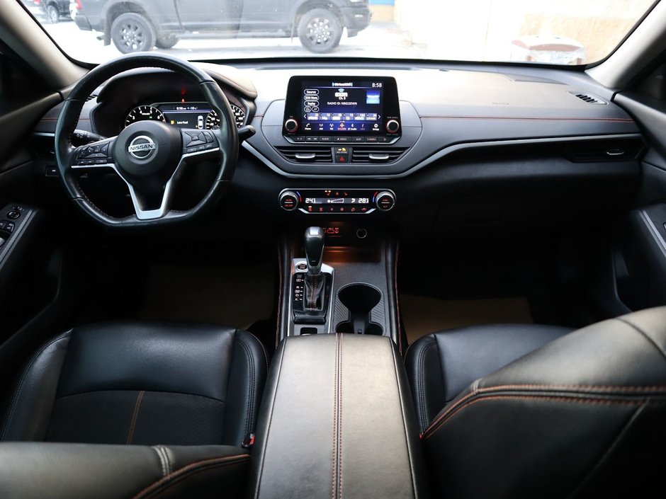 2022 Nissan Altima SR MIDNIGHT EDITION IN WHITE EQUIPPED WITH A 2.5L I4 , AWD , CVT AUTO , BLACK RIMS , PWR SUNROOF , DUAL EXHAUST , LEATHER HEATED-21