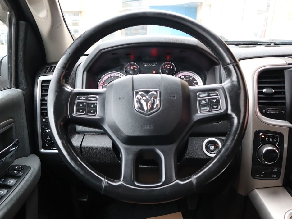 2019 Ram 1500 Classic WARLOCK IN RED PEARL EQUIPPED WITH A 5.7L HEMI V8 , 4X4 , 8SPD TF AUTO , 8.4INCH W/NAV , ALPINE AUDIO , 121L TANK , SUNROOF , RE-24