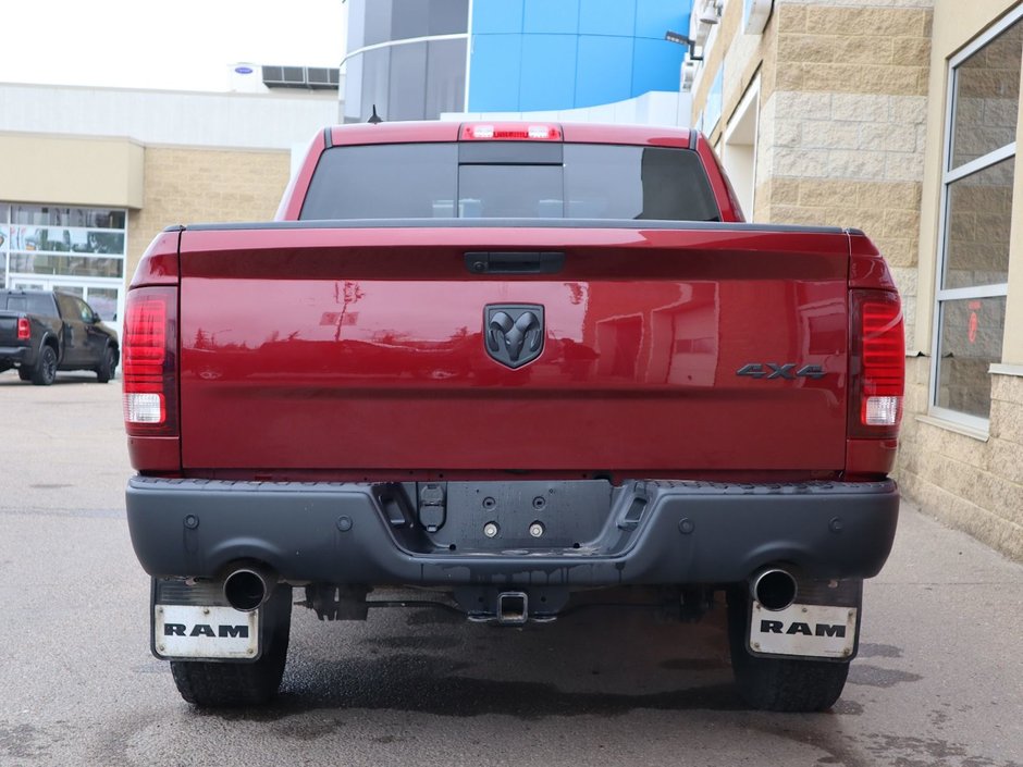 2019 Ram 1500 Classic WARLOCK IN RED PEARL EQUIPPED WITH A 5.7L HEMI V8 , 4X4 , 8SPD TF AUTO , 8.4INCH W/NAV , ALPINE AUDIO , 121L TANK , SUNROOF , RE-8