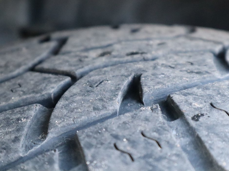 2021 Ram 1500 Classic CLASSIC EXPRESS IN DIAMOND BLACK EQUIPPED WITH A 5.7L HEMI V8 , 4X4 , 8SPD TF AUTO , SPORT HOOD , WHEEL & SOUND GROUP , BLACK AC-5